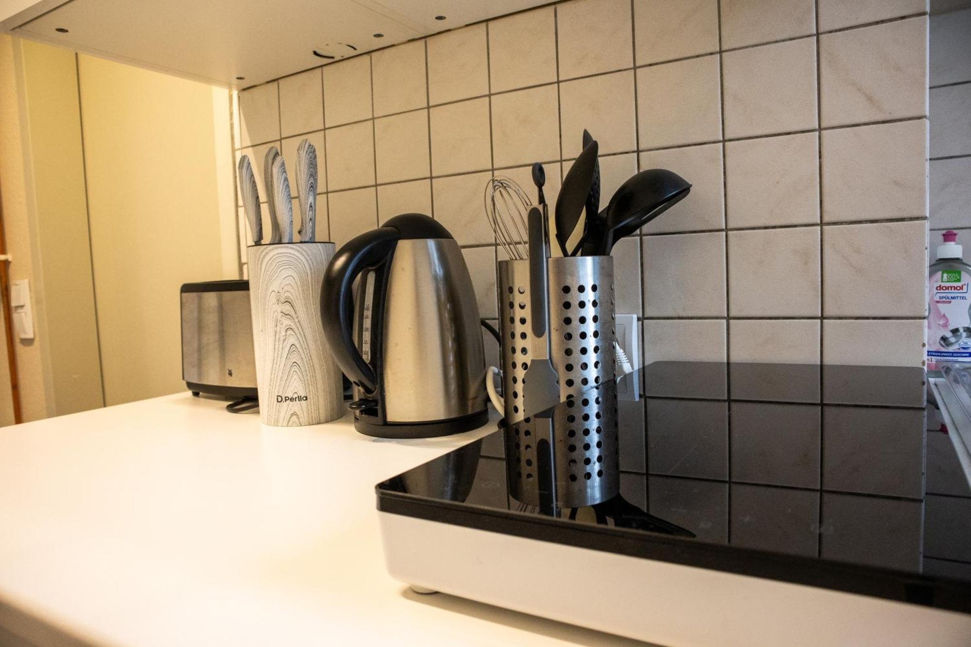 Schoene Wohnung Fuer 4 Gaeste An Der Eilenriede Mit Kostenlosen Parkplaetzen Hanóver Exterior foto